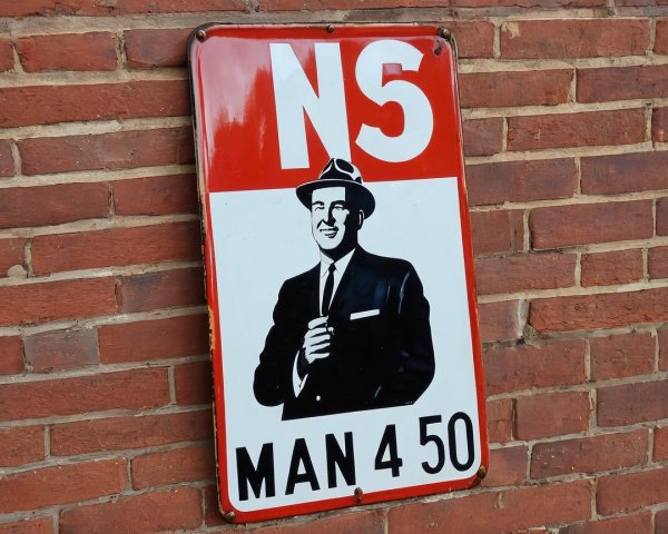 Vintage Sign with "N5" and Man Illustration