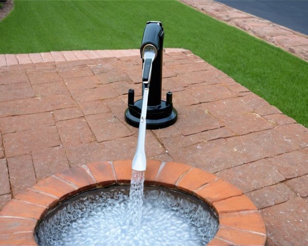 Modern Outdoor Faucet with Black Base and White Handle